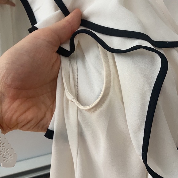 Cream Ruffle blouse - Picture 4 of 6